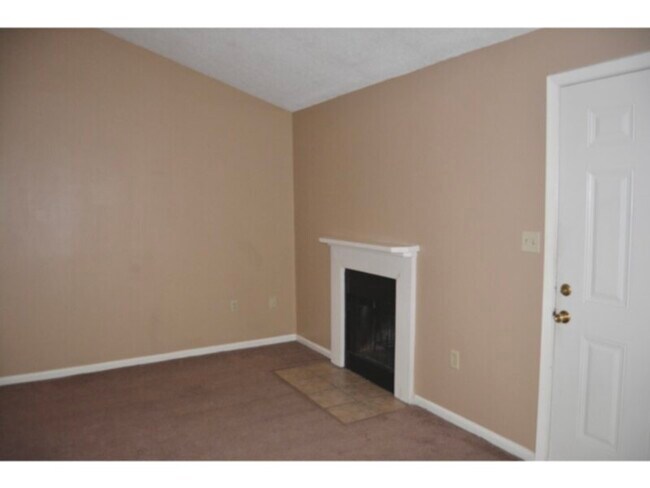 Photo - Lakewood Apartments: Premium location