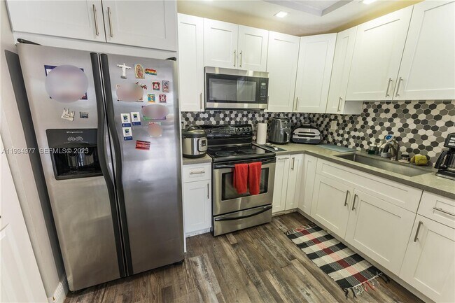 Photo - 8810 SW 132nd Pl Unidad 404DN