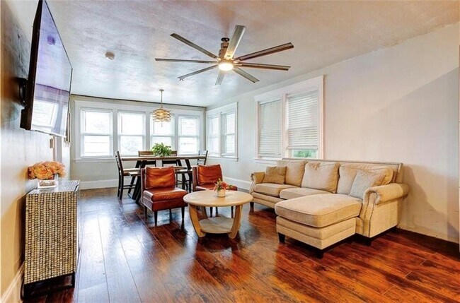 Photo - 104 Leah St Unidad 2