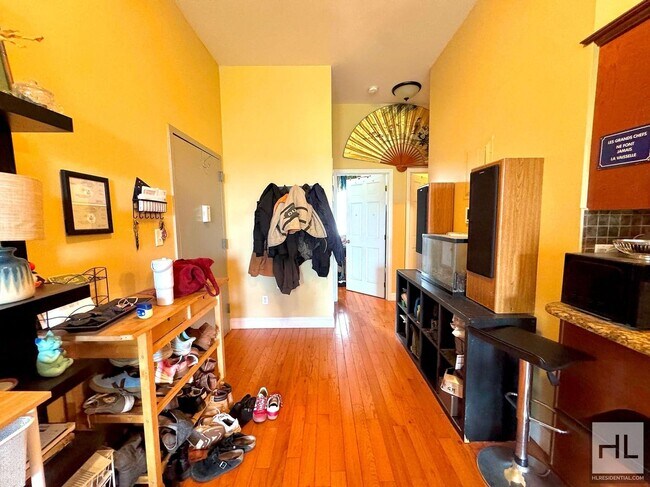 Photo - MENAHAN STREET Unit 3F