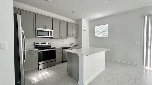 Photo - 7600 Stone Crk Trl