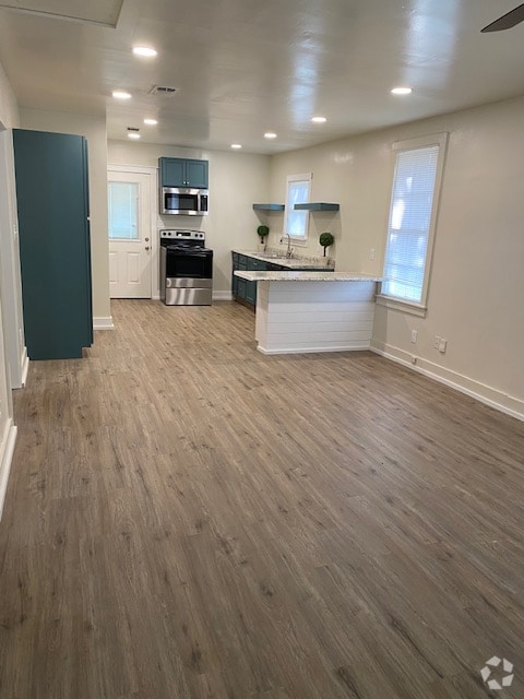 Building Photo - 508 W 6th St Rental