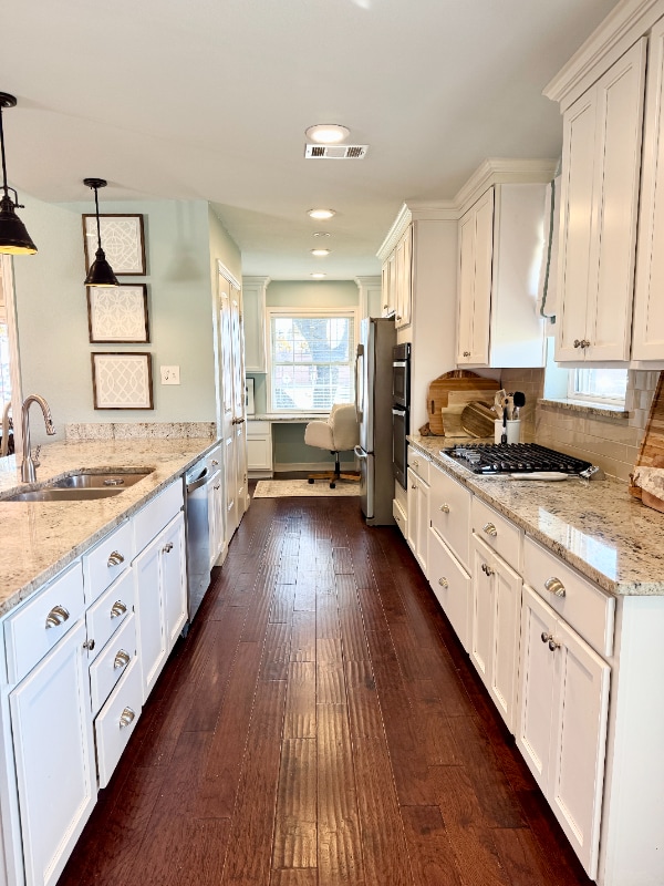 Photo - 880 Estelle Ln