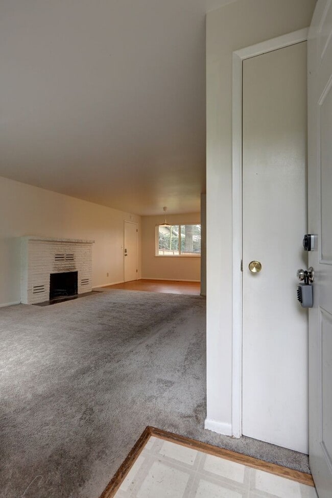 Photo - Classic Bellevue 3bd, 1.5ba Rambler Located in Perfect Enatai Location!