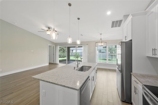 Photo - 2806 22nd St W