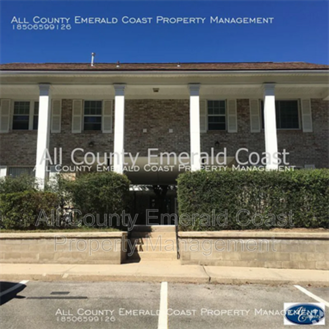 Building Photo - 105 Country Club Dr Rental