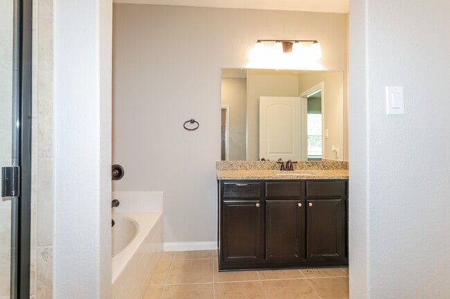Photo - 8981 Oval Glass St