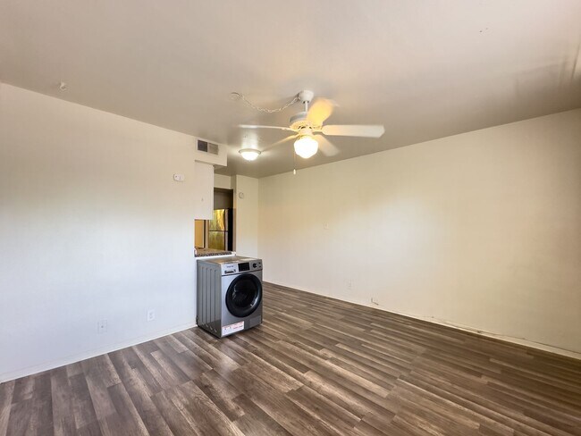 Photo - 1010 W 23rd St Unit 9