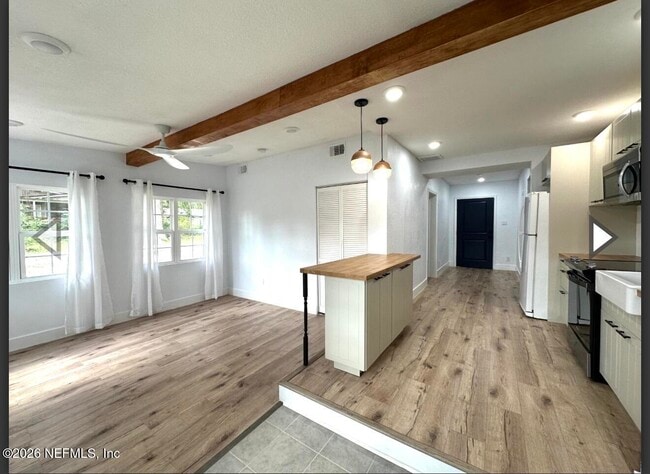Photo - 8054 Graff Ln