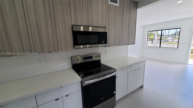 Photo - 6201 SW 22nd St Unit 1