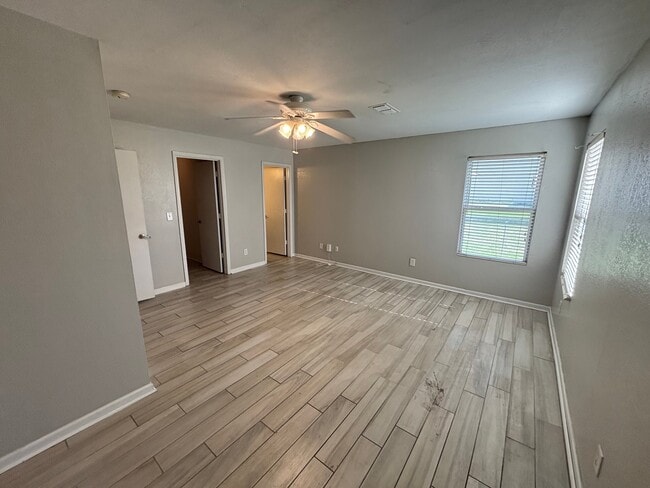 Photo - 306 Kenneth Blvd NW