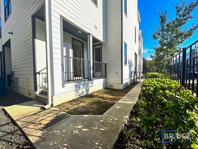 Photo - 2208 Arabelle St