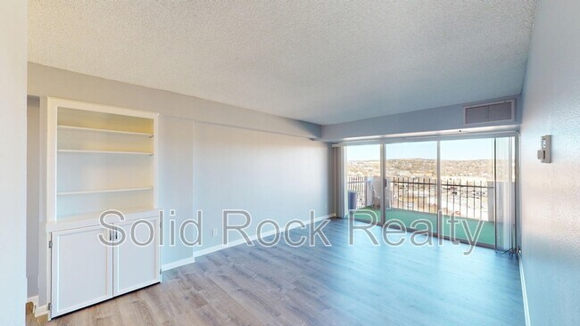 Photo - 411 Lakewood Cir