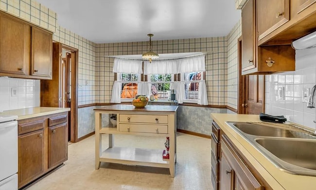 Photo - 561 Summit Ridge Dr