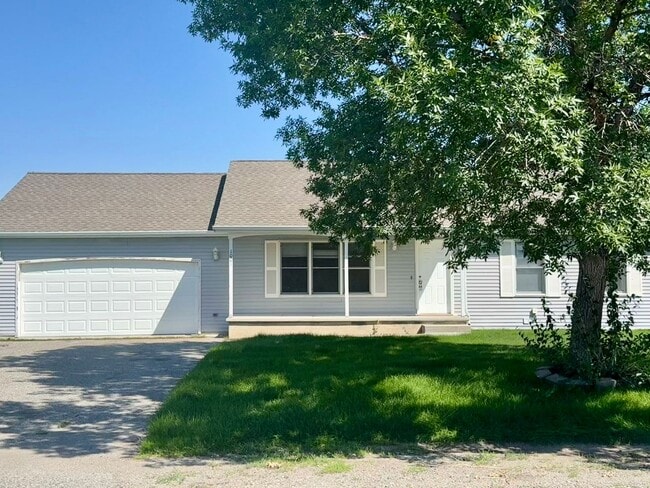 Photo - 5 bedroom 3 bath home in Belgrade with attached double garage