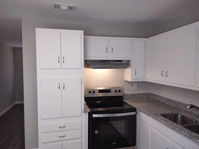 Photo - 1327 Ridgeview Rd