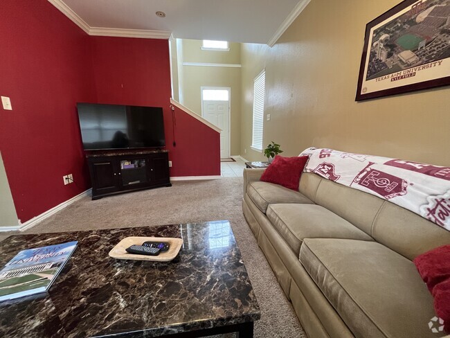Building Photo - 1425 W Villa Maria Rd Unit 601 Rental