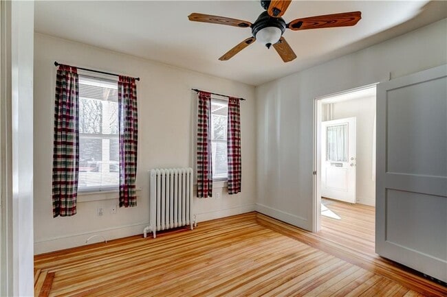 Photo - 577 Spring St