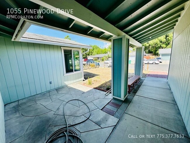 Photo - 1055 Pinewood Dr