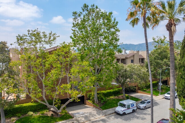 Edificio alternativo - Glendale Oaks