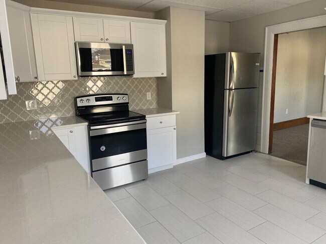 Photo - 820 Main St Unit Left Side