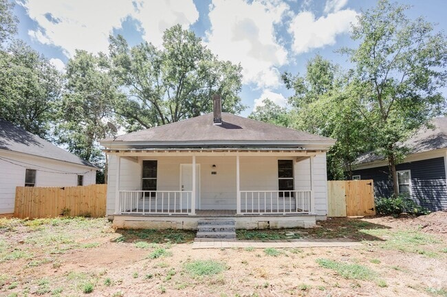 Building Photo - 1018 W Broad St Rental