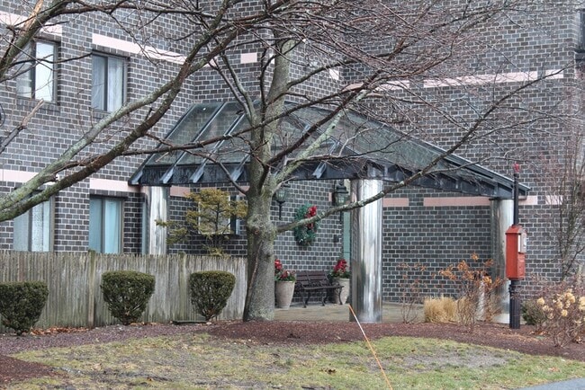 Building Photo - 500 Washington St Unit 601