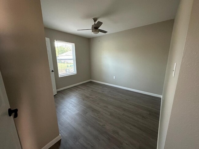 Building Photo - 14073 John Clark Rd Rental
