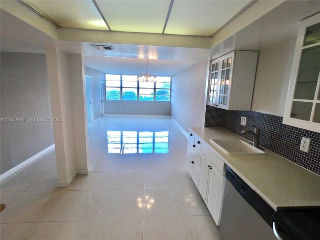 Photo - 1301 NE Miami Gardens Dr Unit 202W