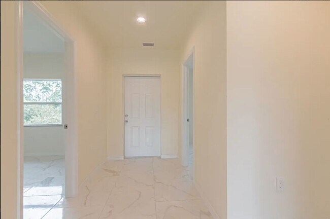 Photo - Great Location in Lake Placid-Large Three Bedroom-Two Bath+ a DEN!!