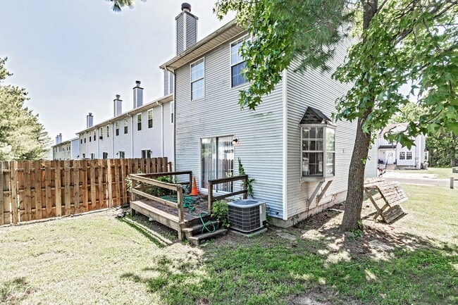 Photo - 2 bedroom, 2.5 bath end unit townhome in Newark
