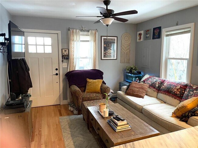 Photo - 15 Third School St Unidad 1