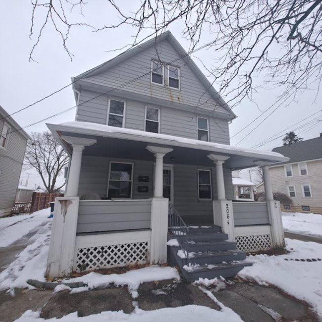 Building Photo - 2064 Halstead Ave Unit Down