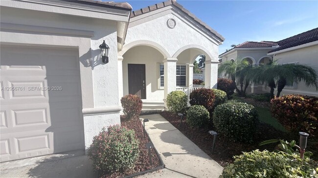 Photo - 692 Maplewood Ct