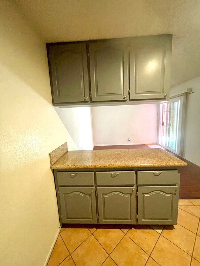 Photo - 4321 Lennox Blvd Unit 6