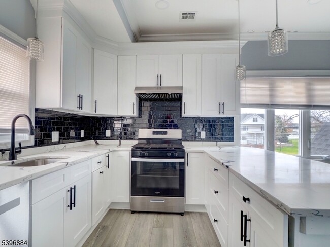 Photo - 385 E Main St