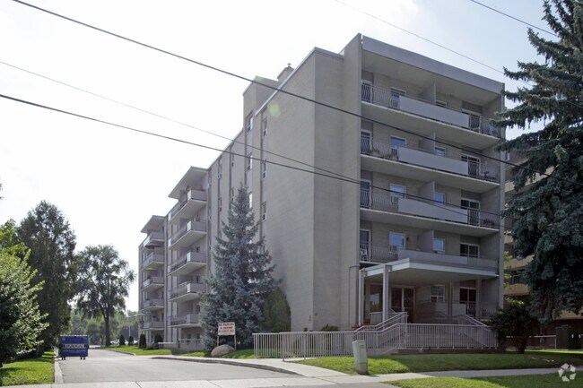 Photo principale - 49 Mcmurchy Ave N