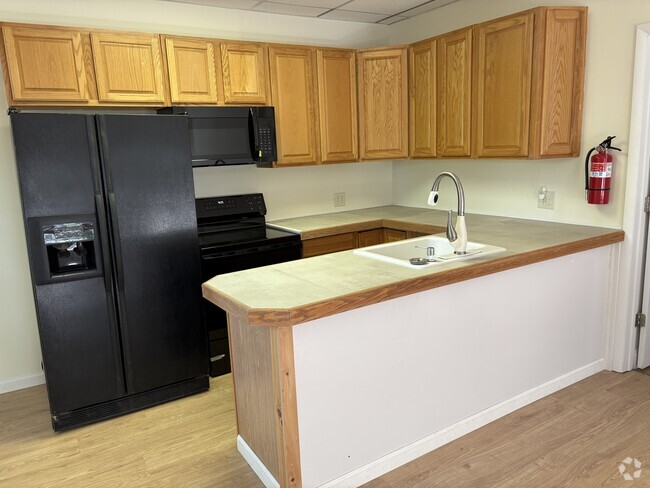 Building Photo - 75 Main St Unit A Rental