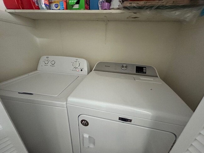 Photo - Spacious 3BD/2BA townhome near NCSU available in August 2026!