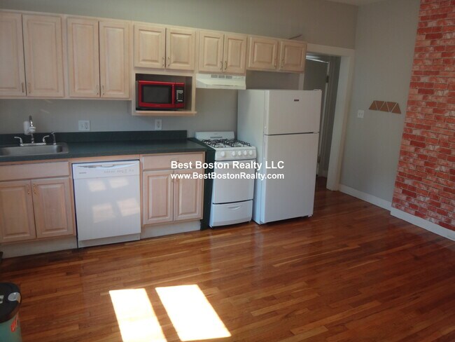 20 JFK St. Unit 7