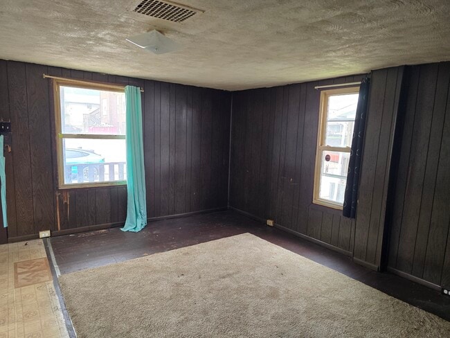 Photo - 115 5th Ave