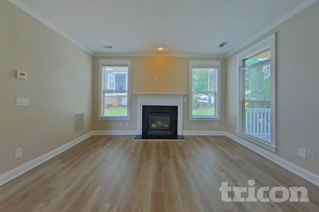 Photo - 2435 Center Pointe Cir SW
