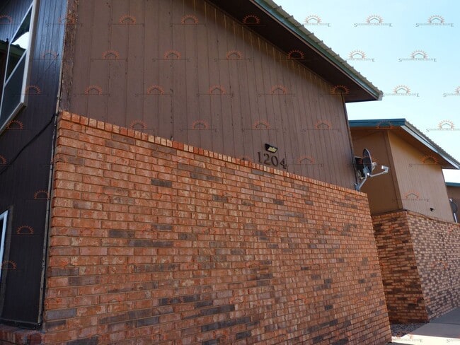 1204 W Manana Blvd Unit A (Downstairs)