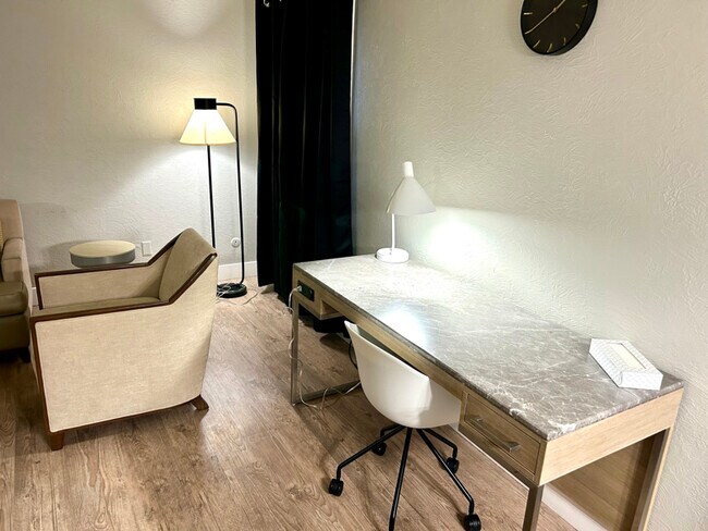 Photo - 4028 N Illinois Ave Unit 7