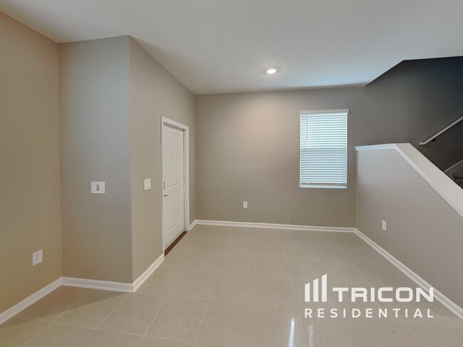 Photo - 722 Abita Aly