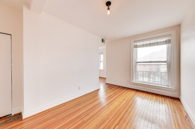 Photo - Modern comfort and classic charm! Unit #311