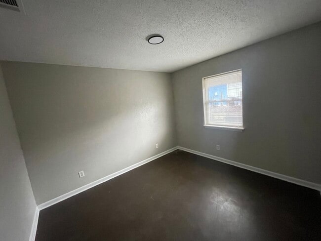 Photo - 1301 W 48th St Unit A