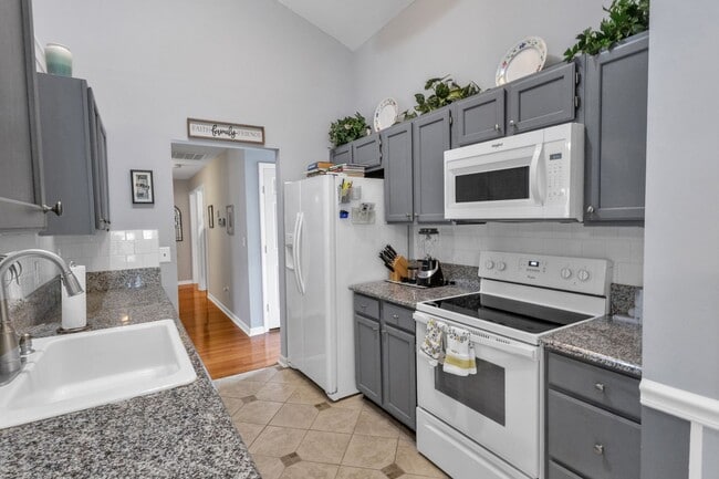 Photo - 3 bedroom furnished rental in Goose Creek - Fenced yard and great location
