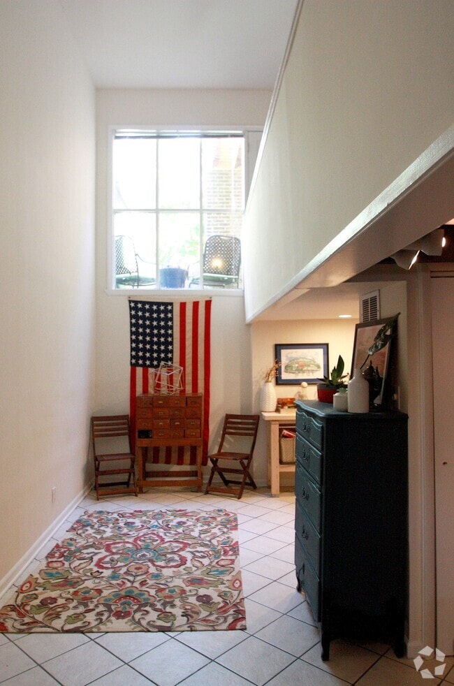 Building Photo - 935 Lombard St Unit 101 Rental