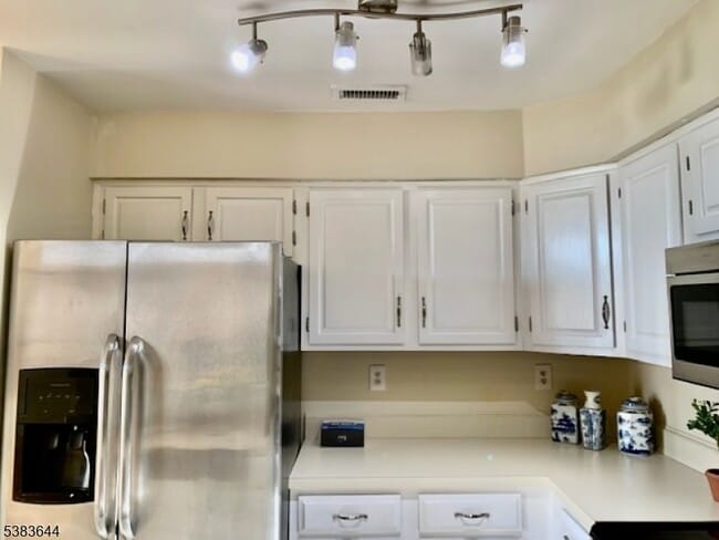 Building Photo - 6 Ray Ct Rental